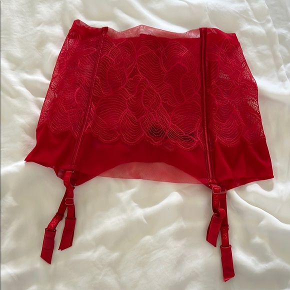 La Perla Red Lace Garter Belt - Picture 1 of 6